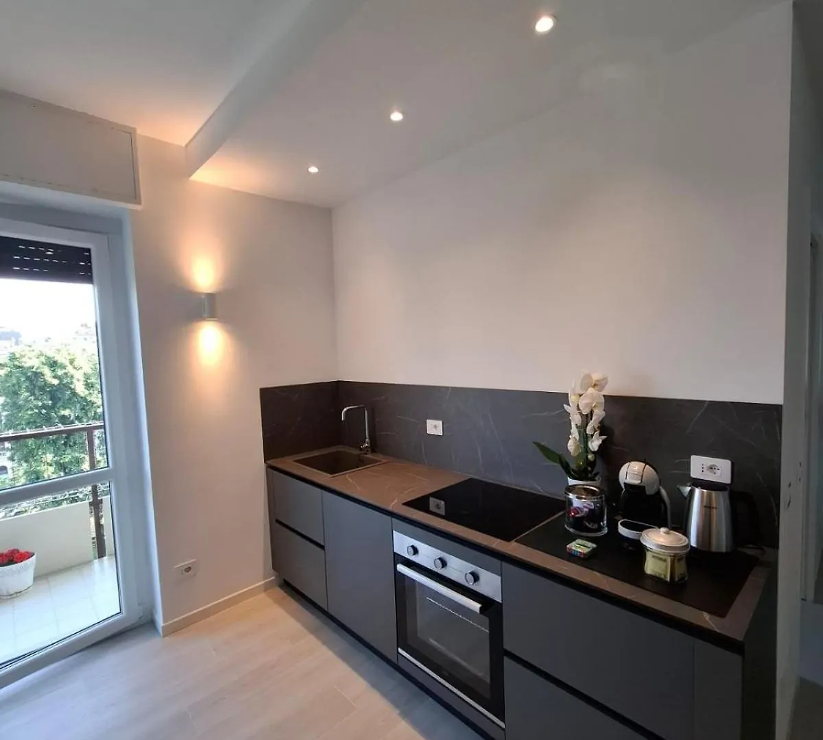 Milan Center Porta Venezia Elegant Two Room Apartment