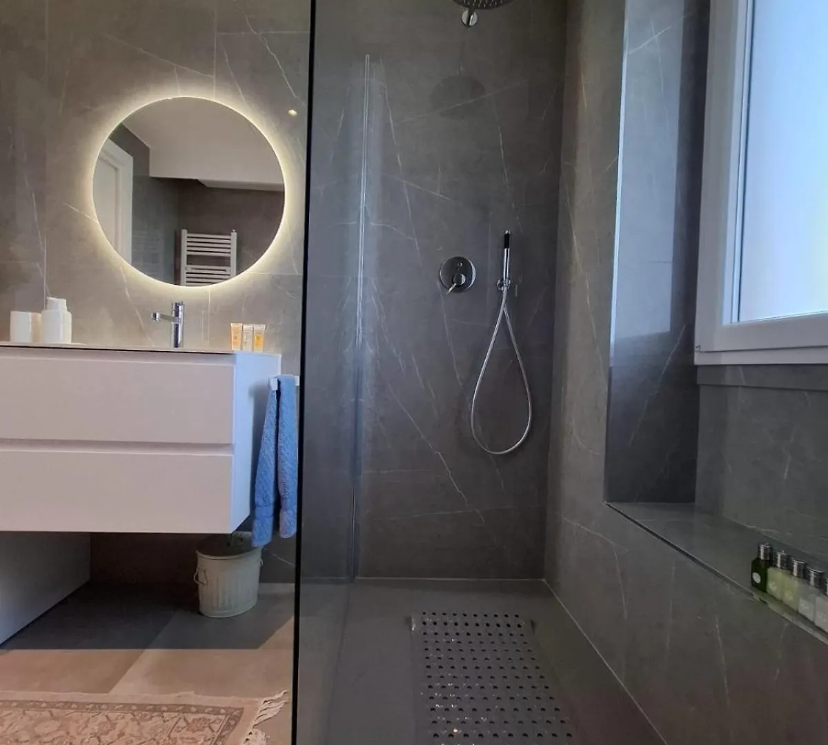 Milan Center Porta Venezia Elegant Two Room Apartment