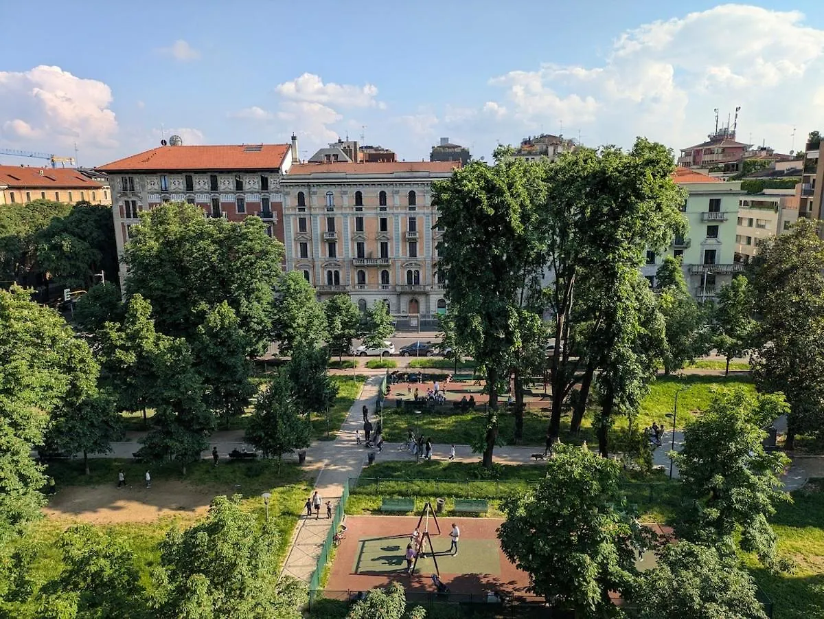 Milan Center Porta Venezia Elegant Two Room Apartment