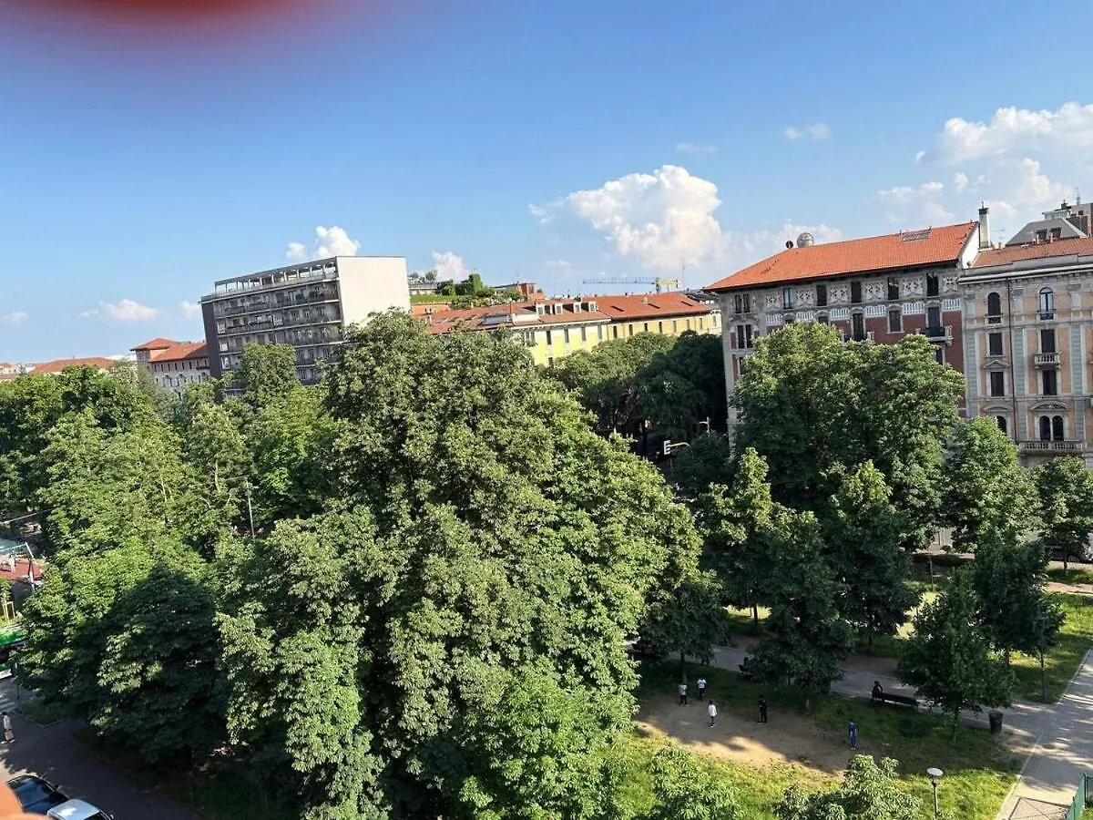 Milan Center Porta Venezia Elegant Two Room Apartment