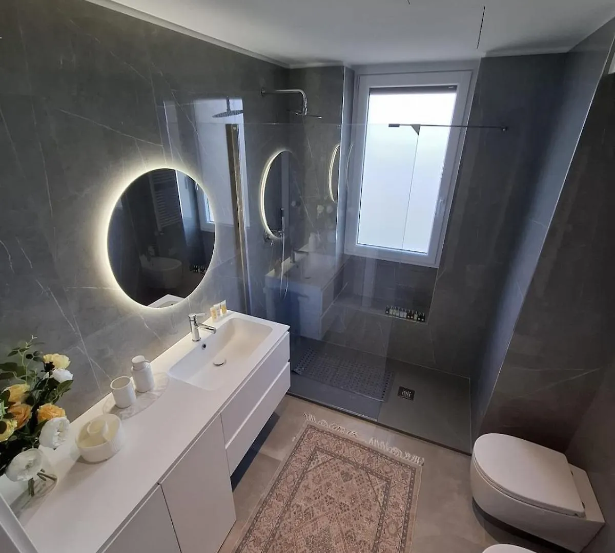 Milan Center Porta Venezia Elegant Two Room Apartment